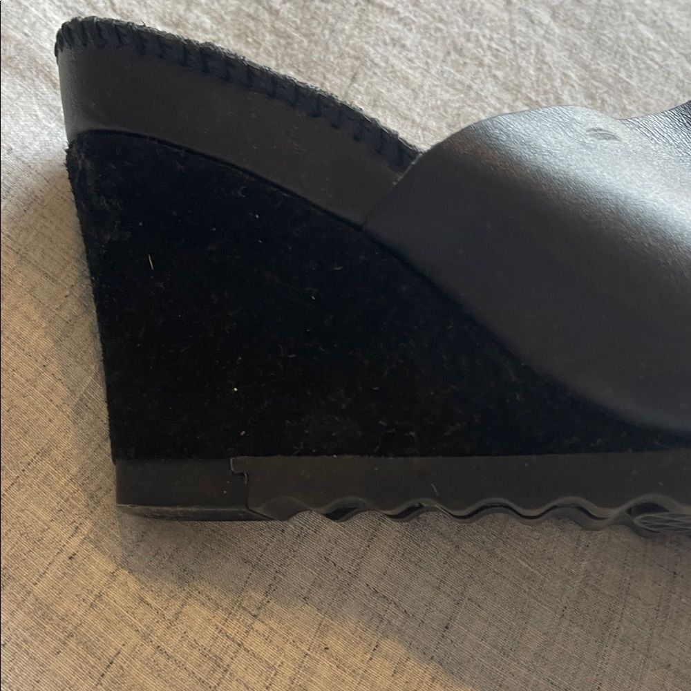AEROSOLES Black Leather and suede Wedge Mules - Picture 4 of 7